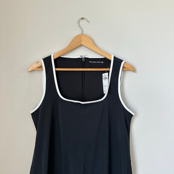 Abercrombie & Fitch Black and White Trim Mini Dress - Picture 4 of 8